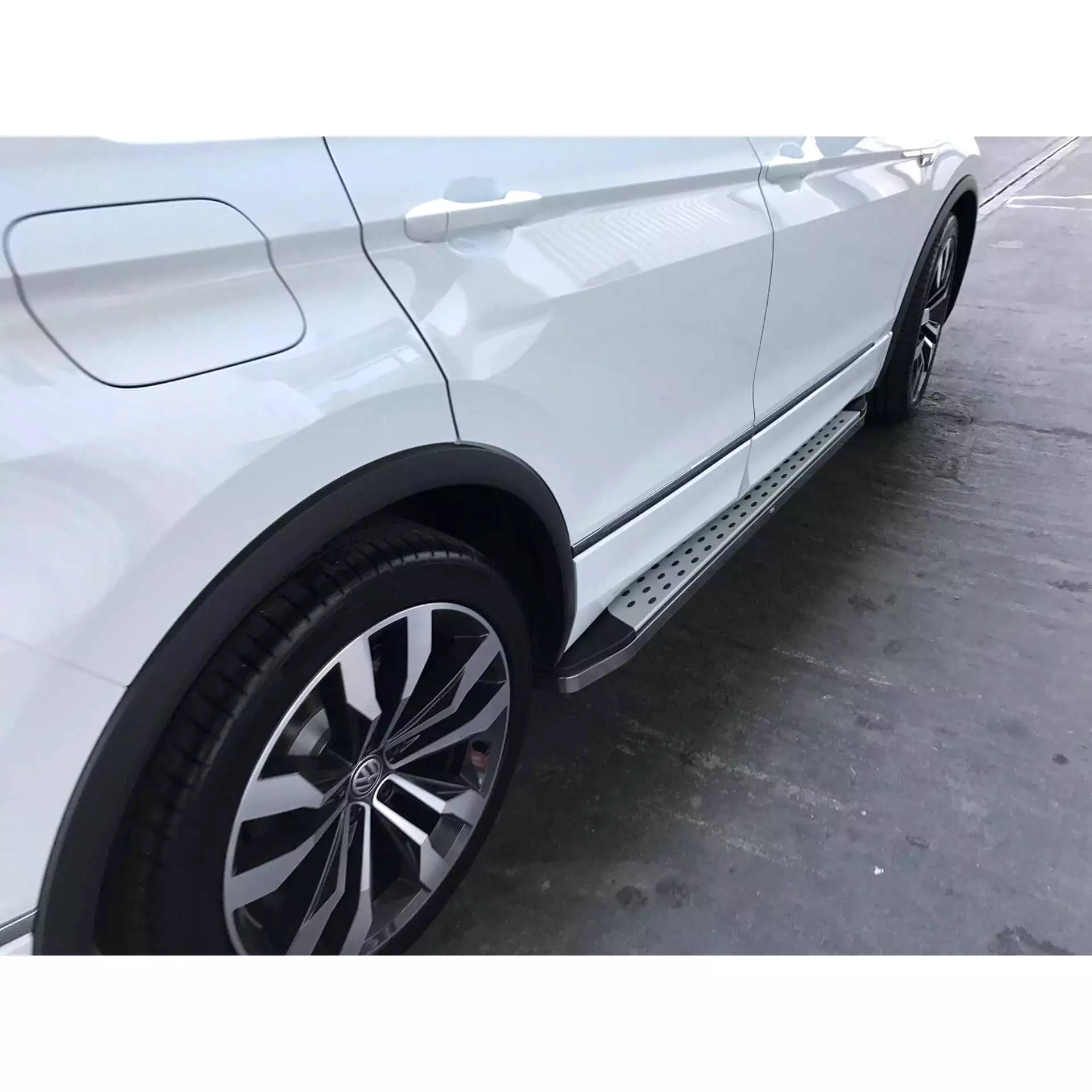 Freedom Side Steps Running Boards for Volkswagen Tiguan 2016-2024 (2nd Gen)