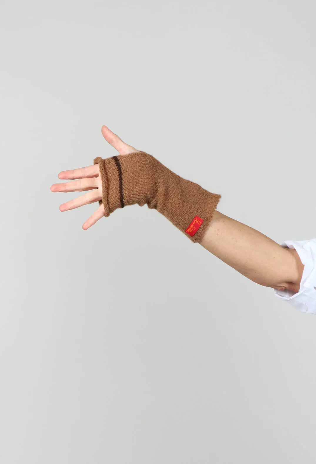 Rana Wrist Warmers in Camel