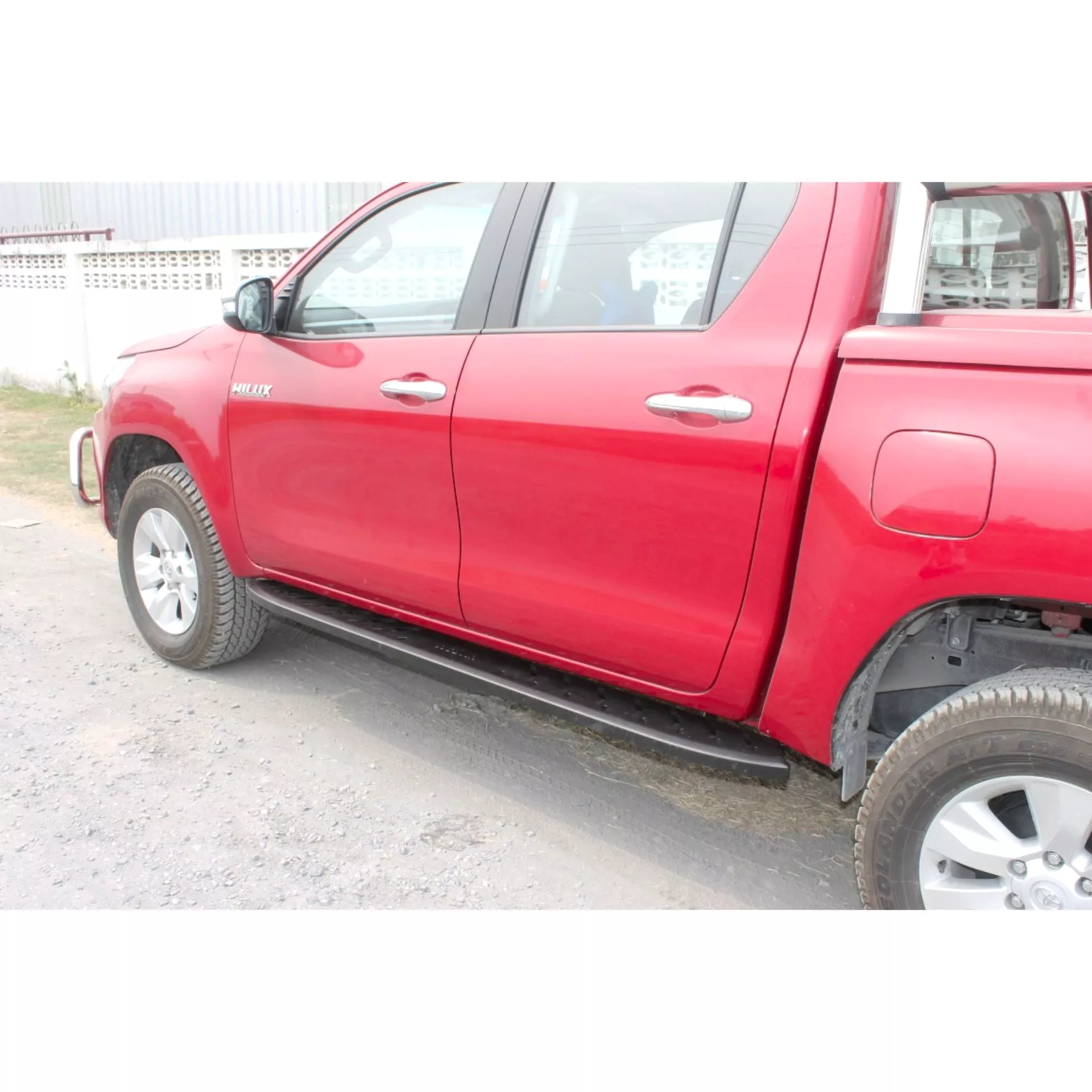 Shark Side Steps Running Boards for Toyota Hilux Double Cab 2016+