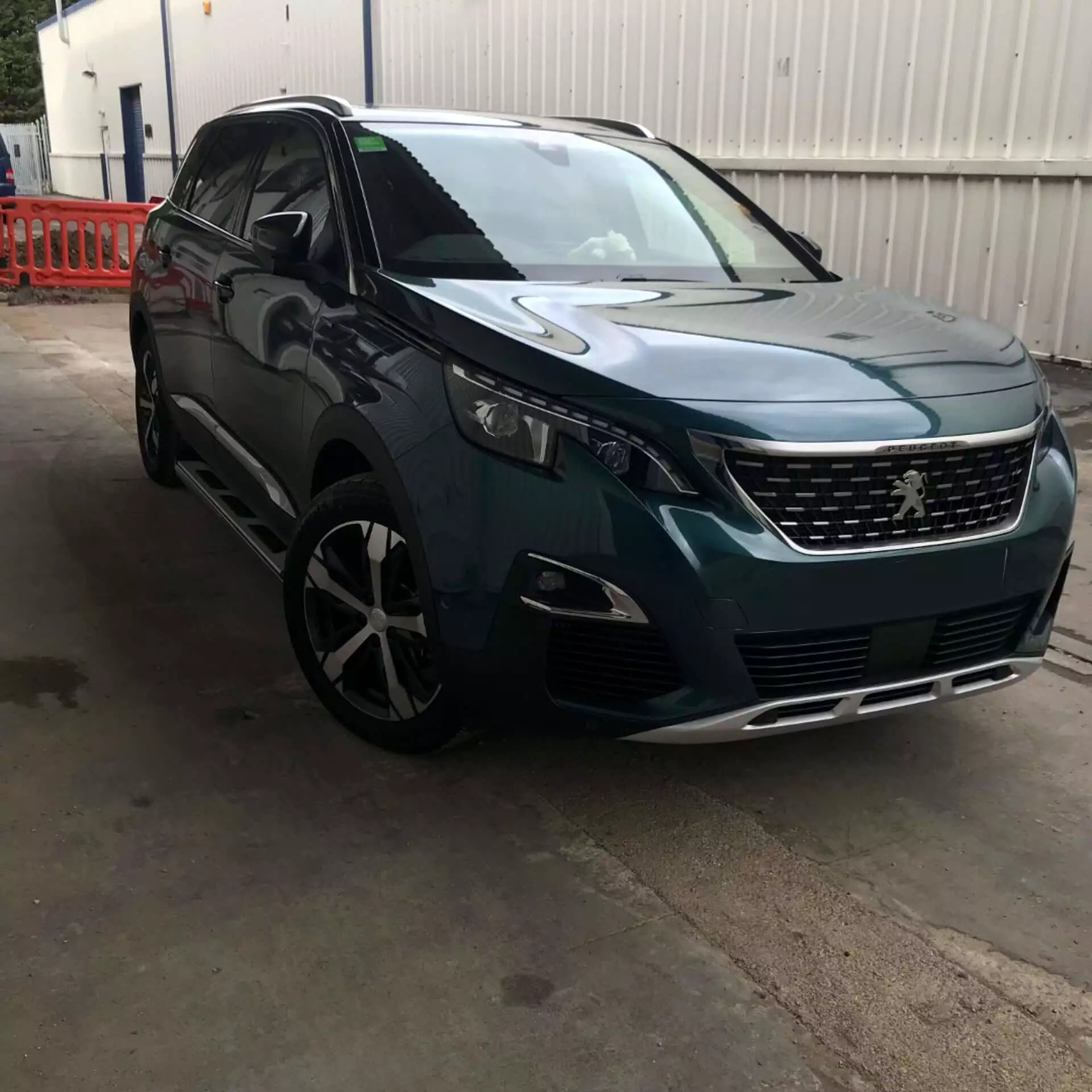 Suburban Side Steps Running Boards for Peugeot 5008 2017+