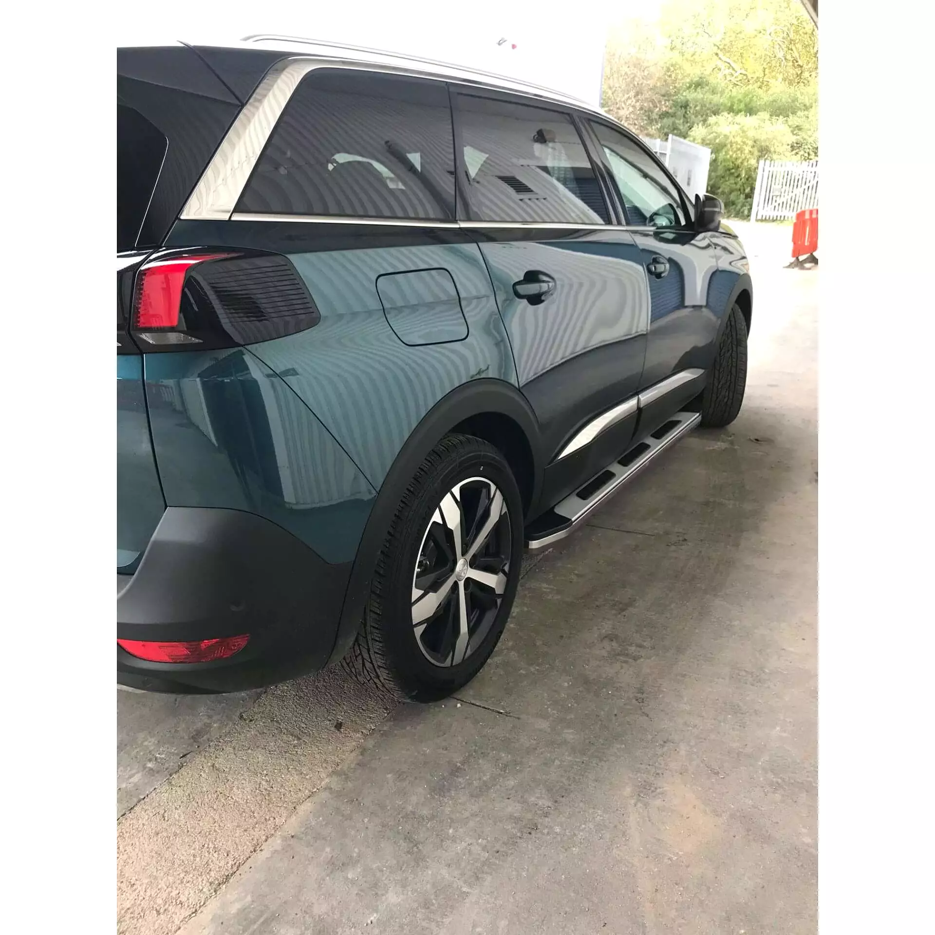 Suburban Side Steps Running Boards for Peugeot 5008 2017+